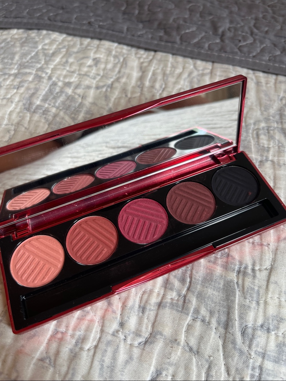 Dose of Colours “Blushing Berries” Palette
